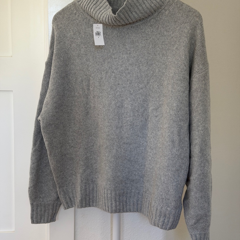 GAP Women's Light Grey Cowl Neck Sweater